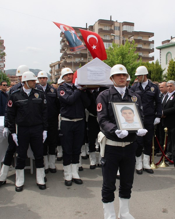 İzmir şehit komiseri uğurladı