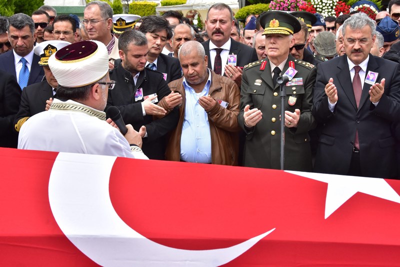 İzmir şehit komiseri uğurladı