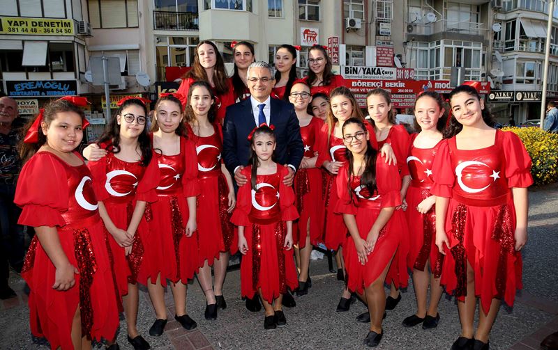 Dünya çocukları Karşıyaka'da buluştu