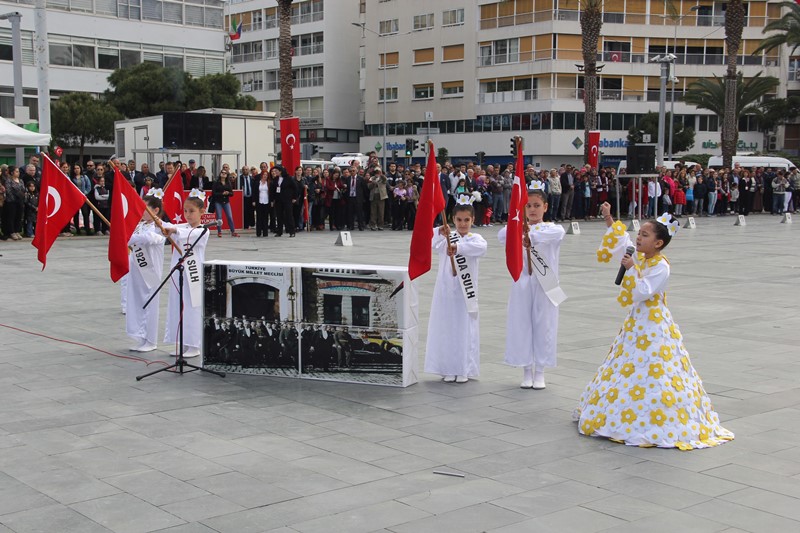 İzmir'de 23 Nisan coşkusu