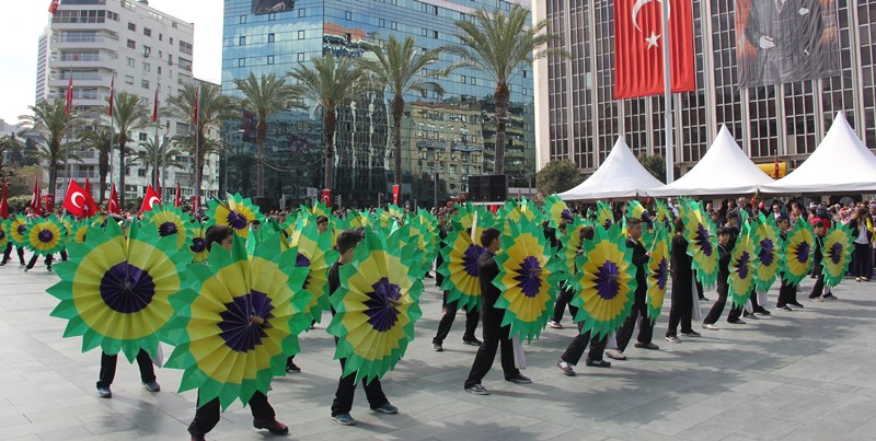İzmir'de 23 Nisan coşkusu