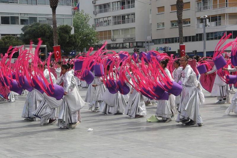 İzmir'de 23 Nisan coşkusu