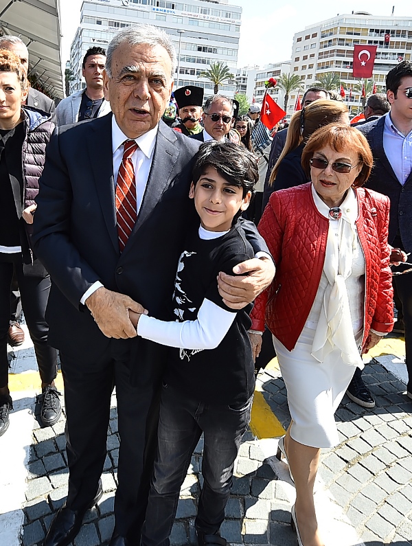 İzmir'de 23 Nisan coşkusu