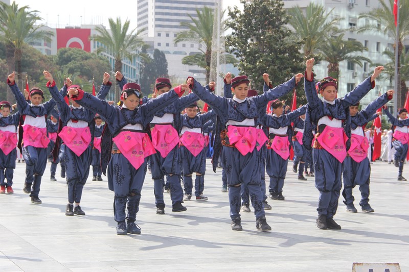 İzmir'de 23 Nisan coşkusu