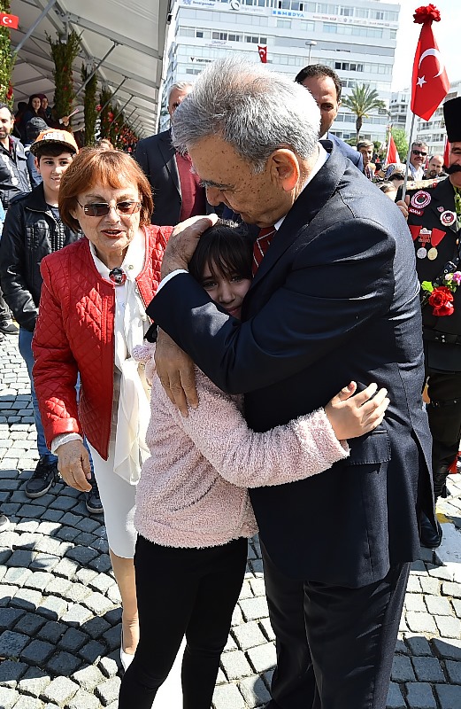 İzmir'de 23 Nisan coşkusu