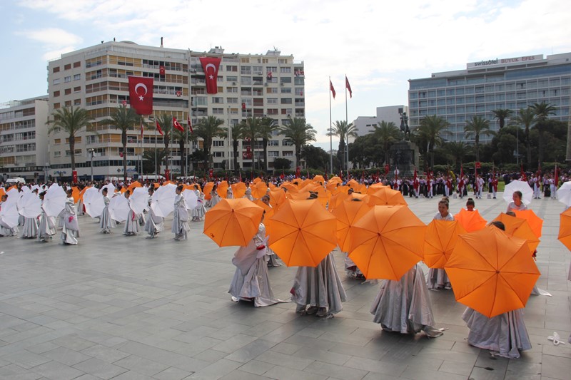 İzmir'de 23 Nisan coşkusu