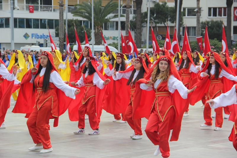 İzmir'de 23 Nisan coşkusu