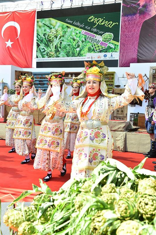 Urla'nın renkli festivali başladı