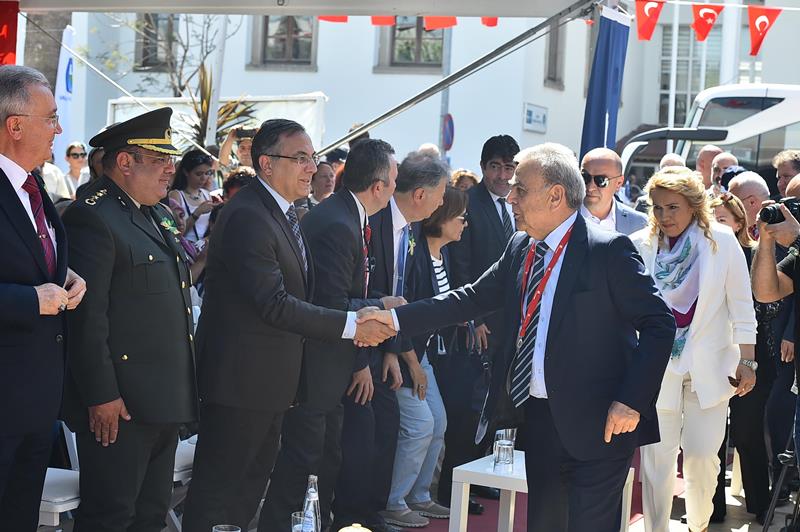 Urla'nın renkli festivali başladı