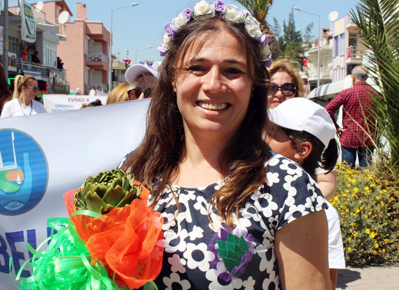 Urla'nın renkli festivali başladı