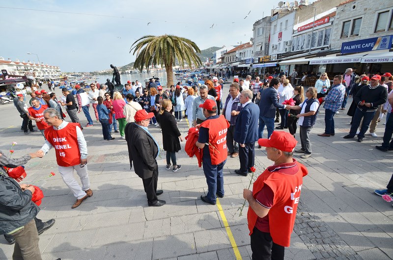 İzmir'de 1 Mayıs coşkusu