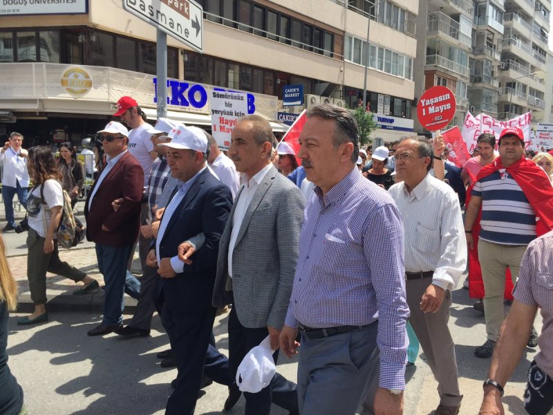 İzmir'de 1 Mayıs coşkusu