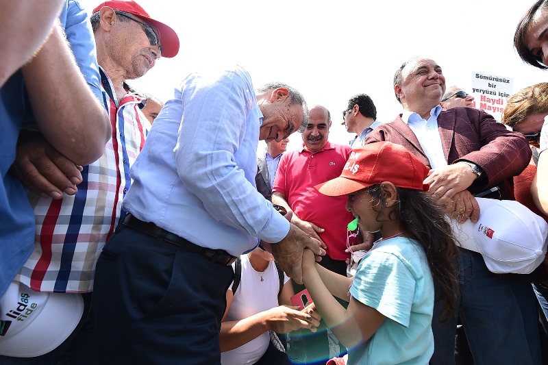 İzmir'de 1 Mayıs coşkusu