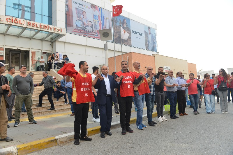 İzmir'de 1 Mayıs coşkusu