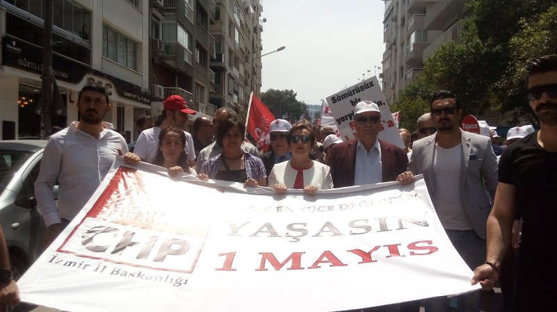 İzmir'de 1 Mayıs coşkusu