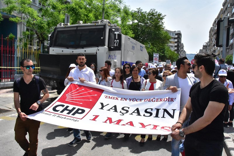 İzmir'de 1 Mayıs coşkusu