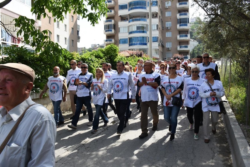 İzmir'de 1 Mayıs coşkusu