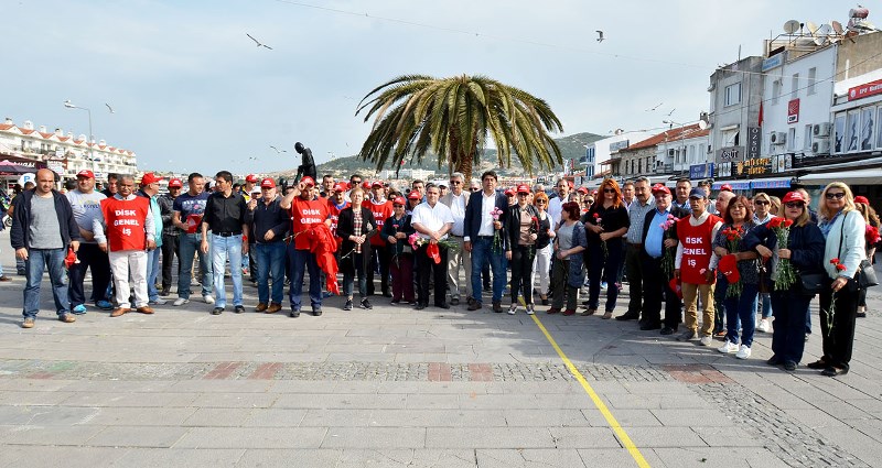İzmir'de 1 Mayıs coşkusu