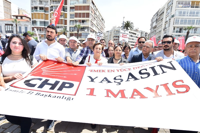 İzmir'de 1 Mayıs coşkusu