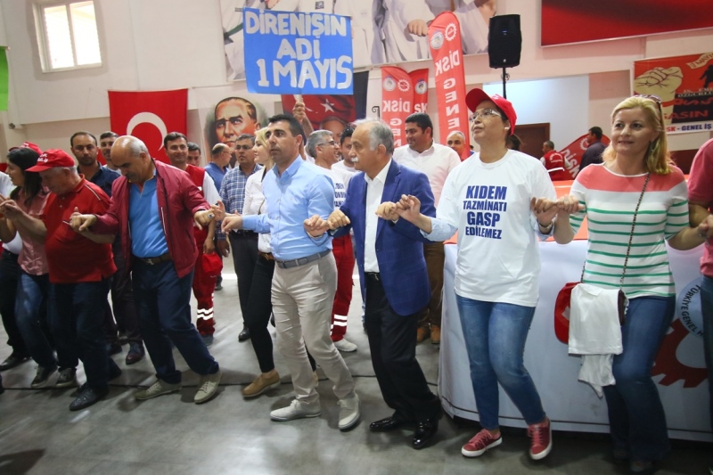 İzmir'de 1 Mayıs coşkusu