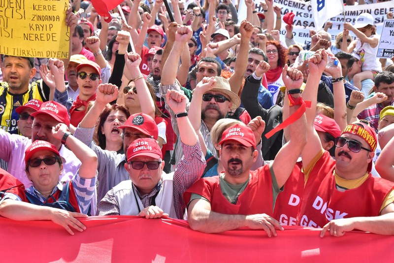 İzmir'de 1 Mayıs coşkusu