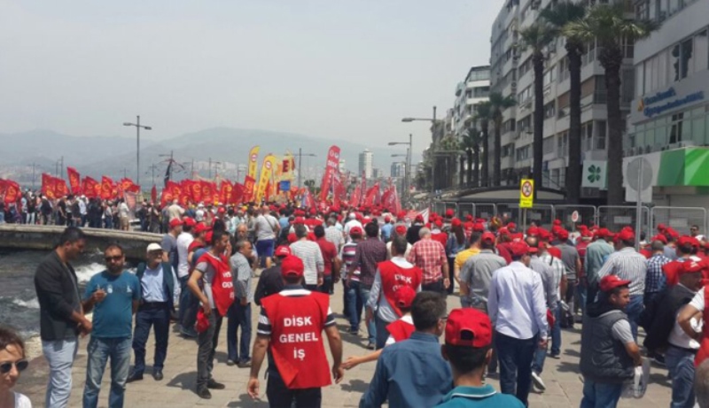 İzmir'de 1 Mayıs coşkusu