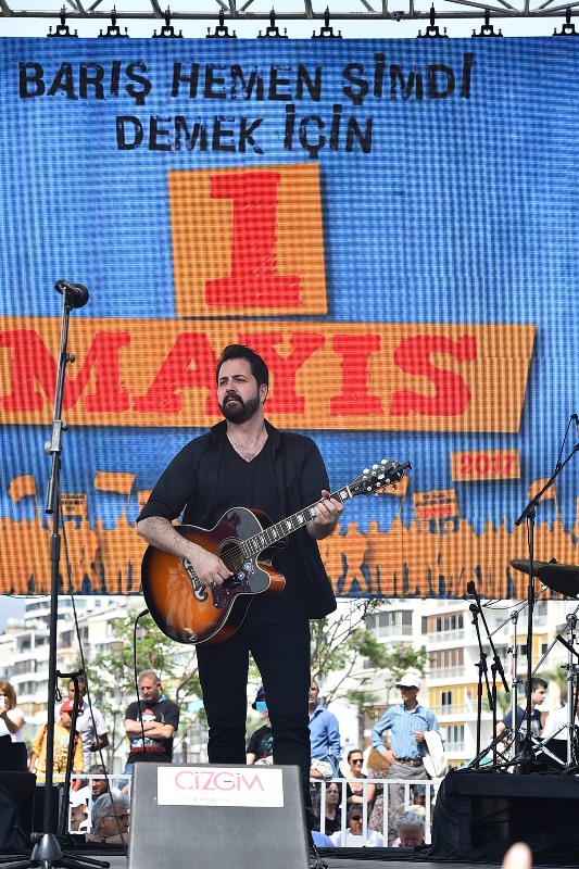 İzmir'de 1 Mayıs coşkusu
