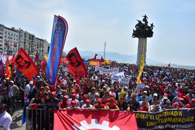 İzmir'de 1 Mayıs coşkusu