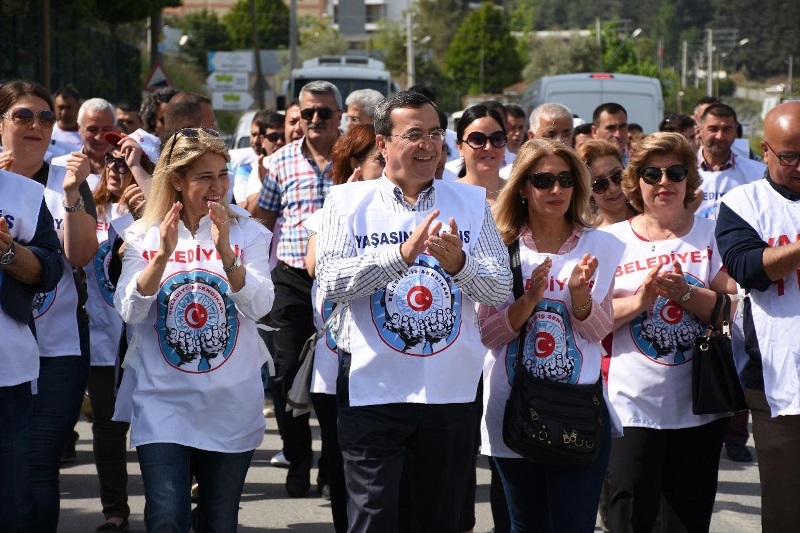İzmir'de 1 Mayıs coşkusu