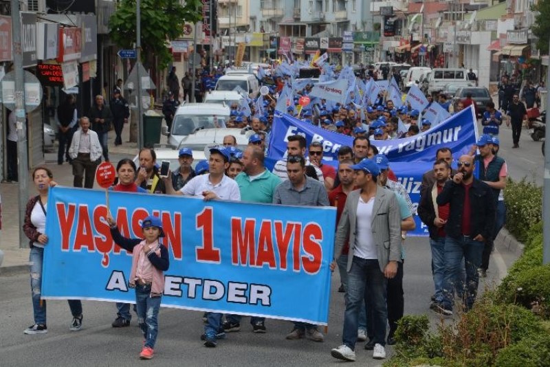 İzmir'de 1 Mayıs coşkusu