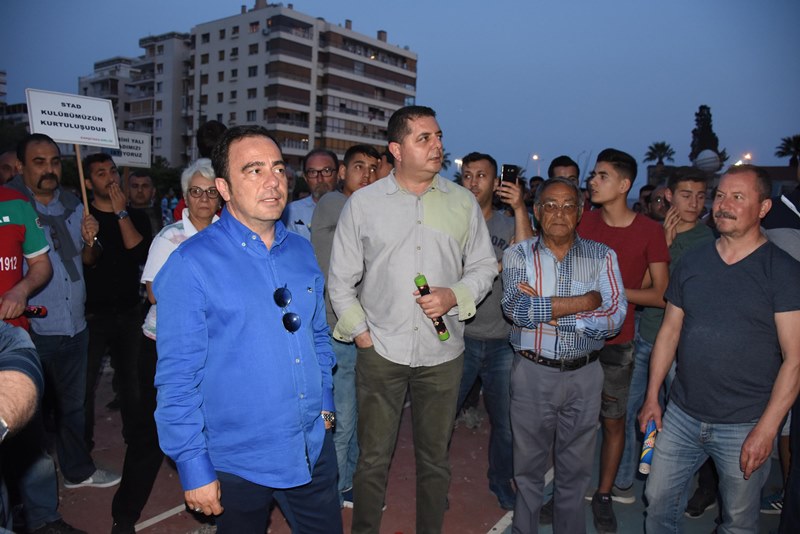 Karşıyaka’dan meşaleli protesto