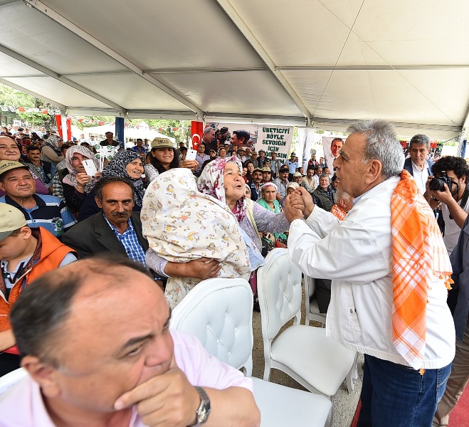 Tire'de 'süt' bayramı