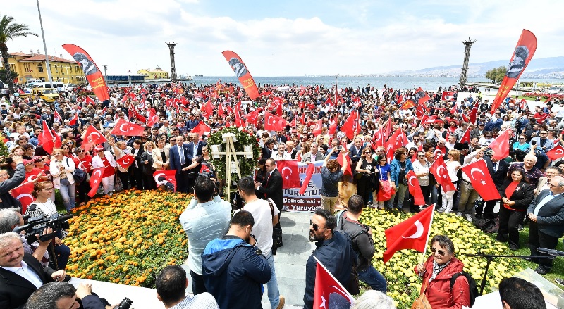 19 Mayıs'a ''Halk kutlaması''