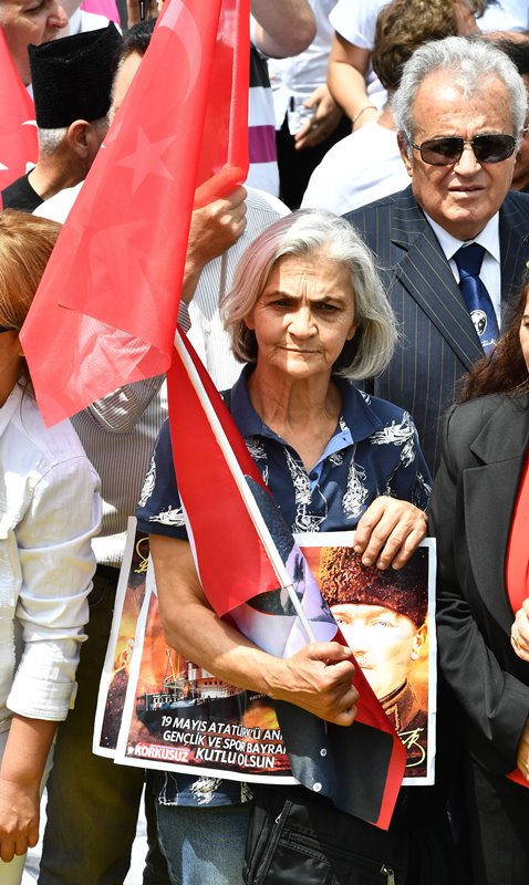 19 Mayıs'a ''Halk kutlaması''