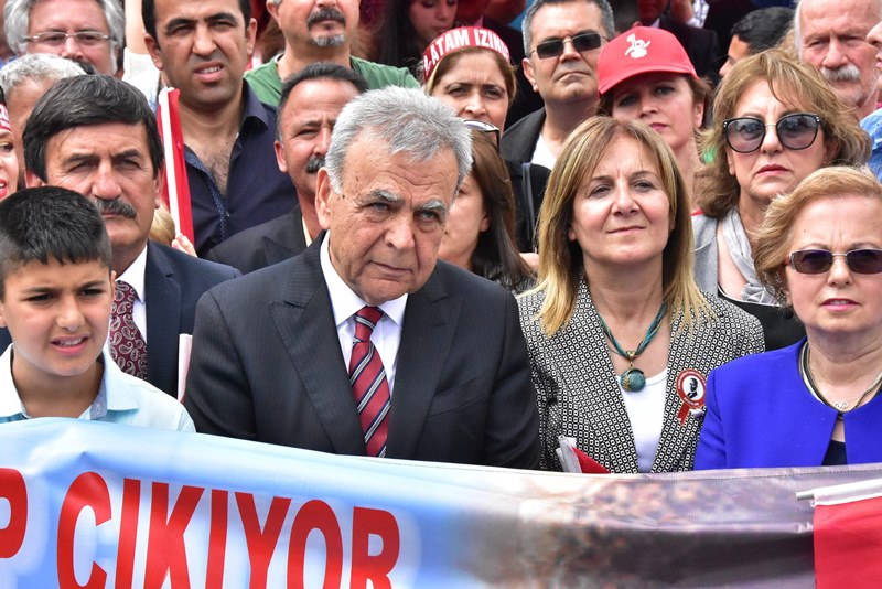 19 Mayıs'a ''Halk kutlaması''