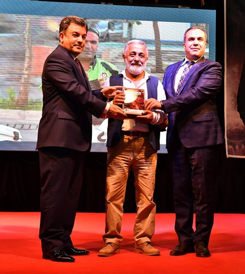 İzmir kahramanını unutmadı