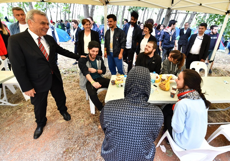 Gençlere Kocaoğlu sürprizi