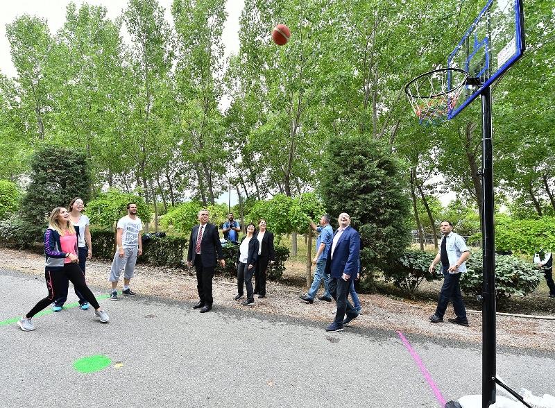 Gençlere Kocaoğlu sürprizi