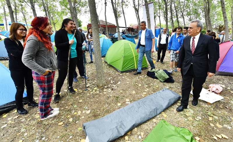 Gençlere Kocaoğlu sürprizi