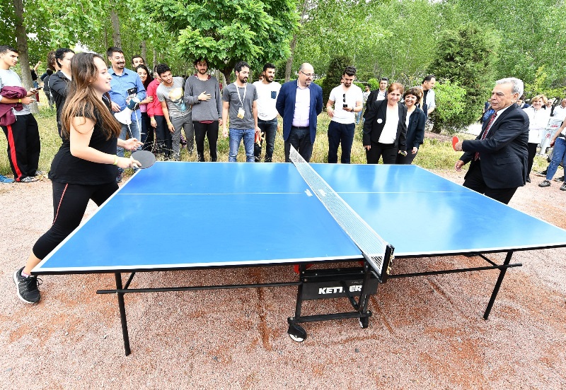 Gençlere Kocaoğlu sürprizi