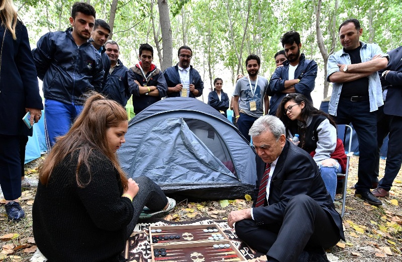 Gençlere Kocaoğlu sürprizi
