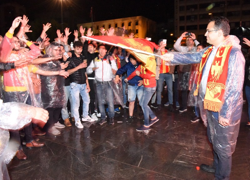 Bornova'da yağmur altında Göztepe coşkusu