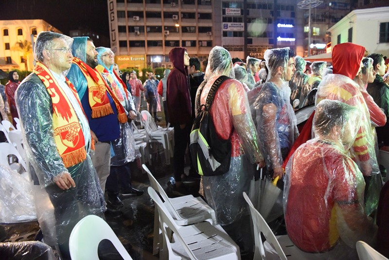 Bornova'da yağmur altında Göztepe coşkusu