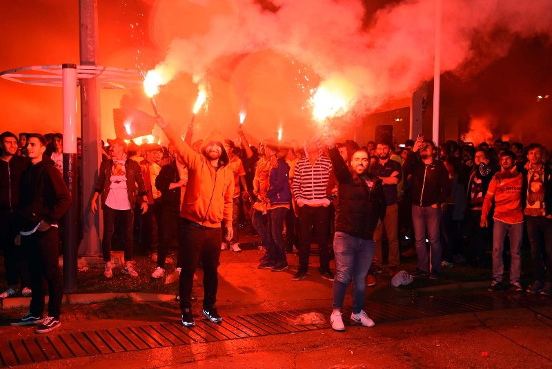 Bornova'da yağmur altında Göztepe coşkusu
