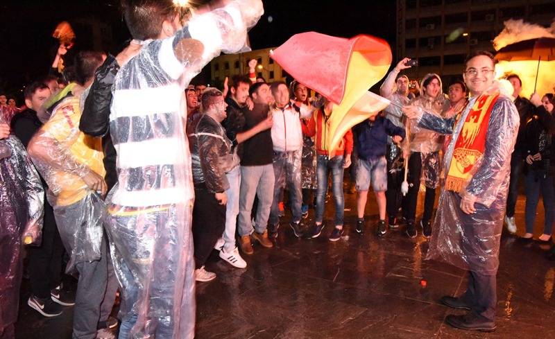 Bornova'da yağmur altında Göztepe coşkusu