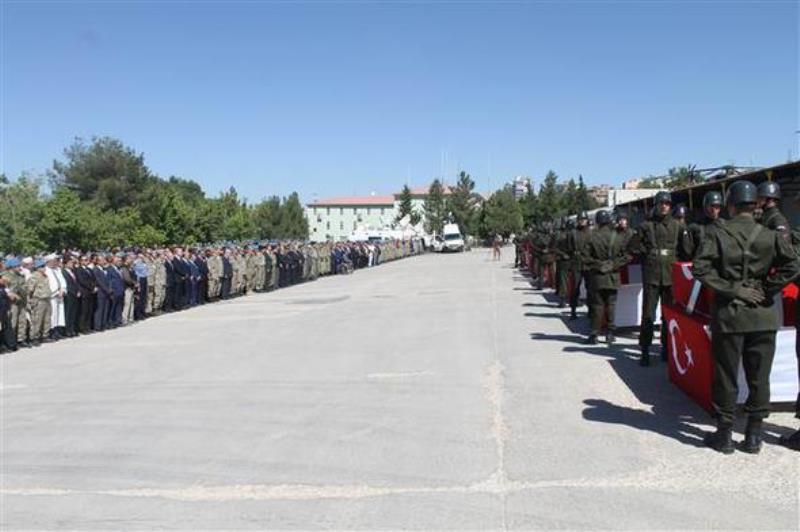 Şehitler son yolculuğuna uğurlanıyor