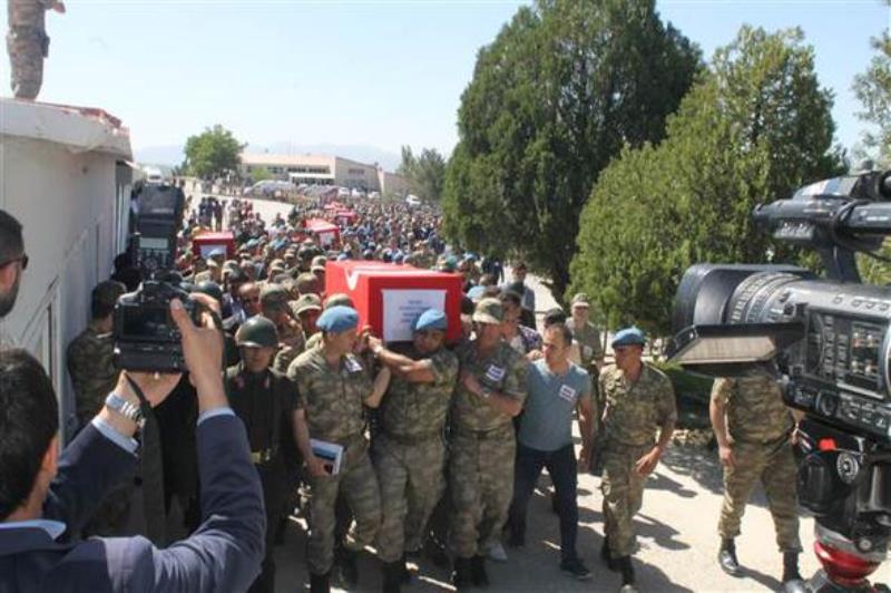 Şehitler son yolculuğuna uğurlanıyor
