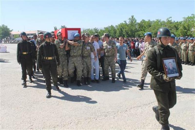 Şehitler son yolculuğuna uğurlanıyor