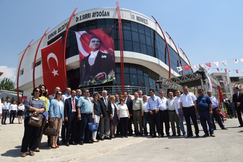 Bornova'da Aydoğan'ı duygulandıran vefa