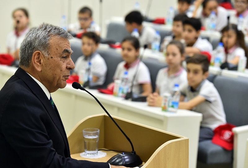Çocuklar sordu, Başkan anlattı